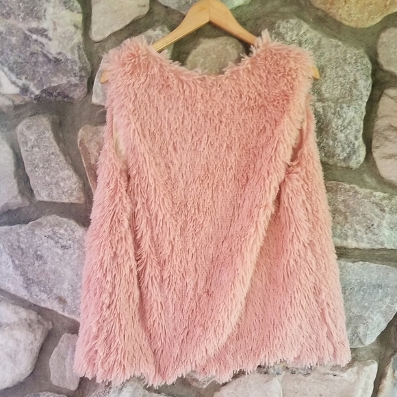 Fashion Nova Mauve colored Faux fur Vest OS NWT - Picture 8 of 9